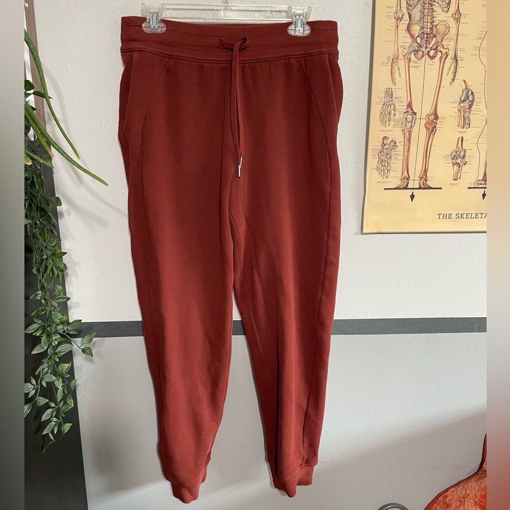 Lululemon scuba joggers size 8